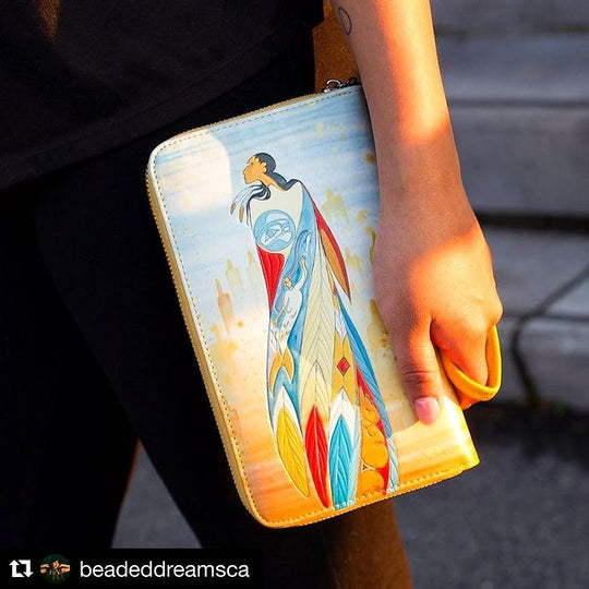 Maxine Noel Not Forgotten Travel Wallet
