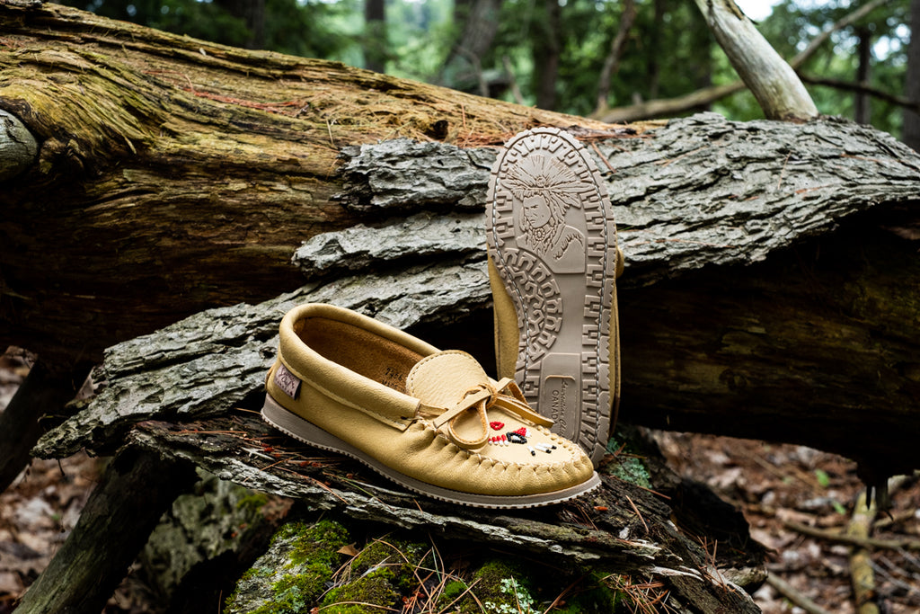 Laurentian Chief NEW 2479 Womens Beaded Deer Moccasins Made In