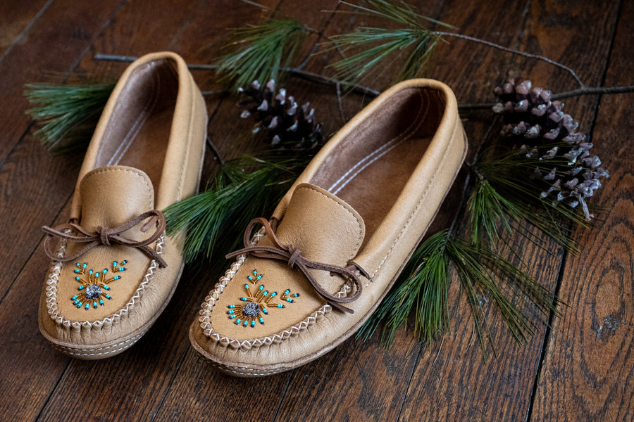 Men's Soft Sole Moose Hide Leather Beaded Moccasins with Tufting